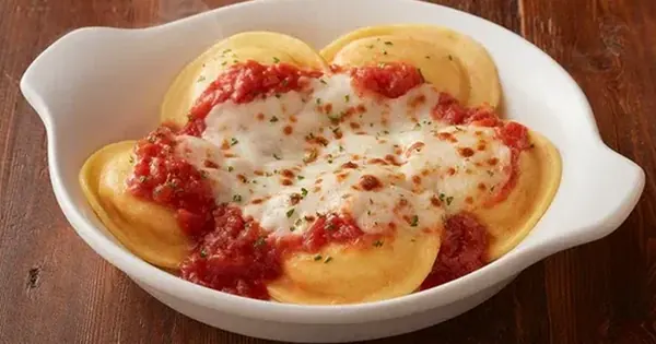 Olive Garden Lunch Cheese Ravioli with Meat Sauce