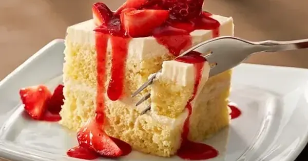 Olive Garden Strawberry Cream Cake